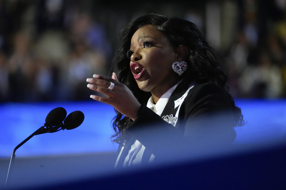 La universidad negra enfrenta amenazas después de que el discurso de inicio de Crockett golpea a Trump
