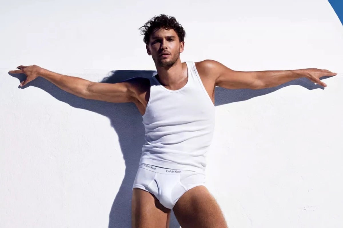 Cooper Koch se despierta a su ropa interior para Calvin Klein en una nueva campaña