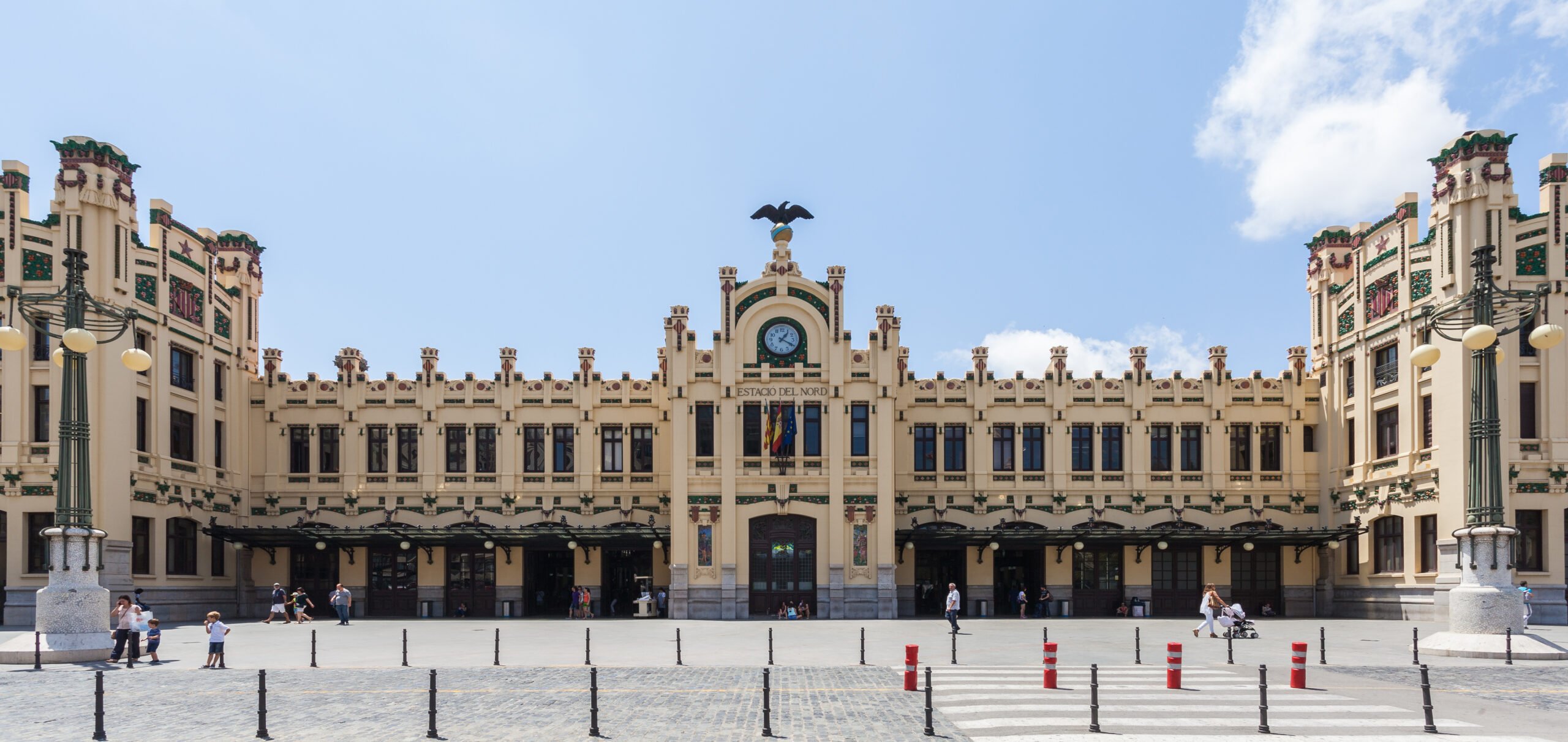 Las siete estaciones de tren más hermosas de España reveladas: de neomotromántico a modernista