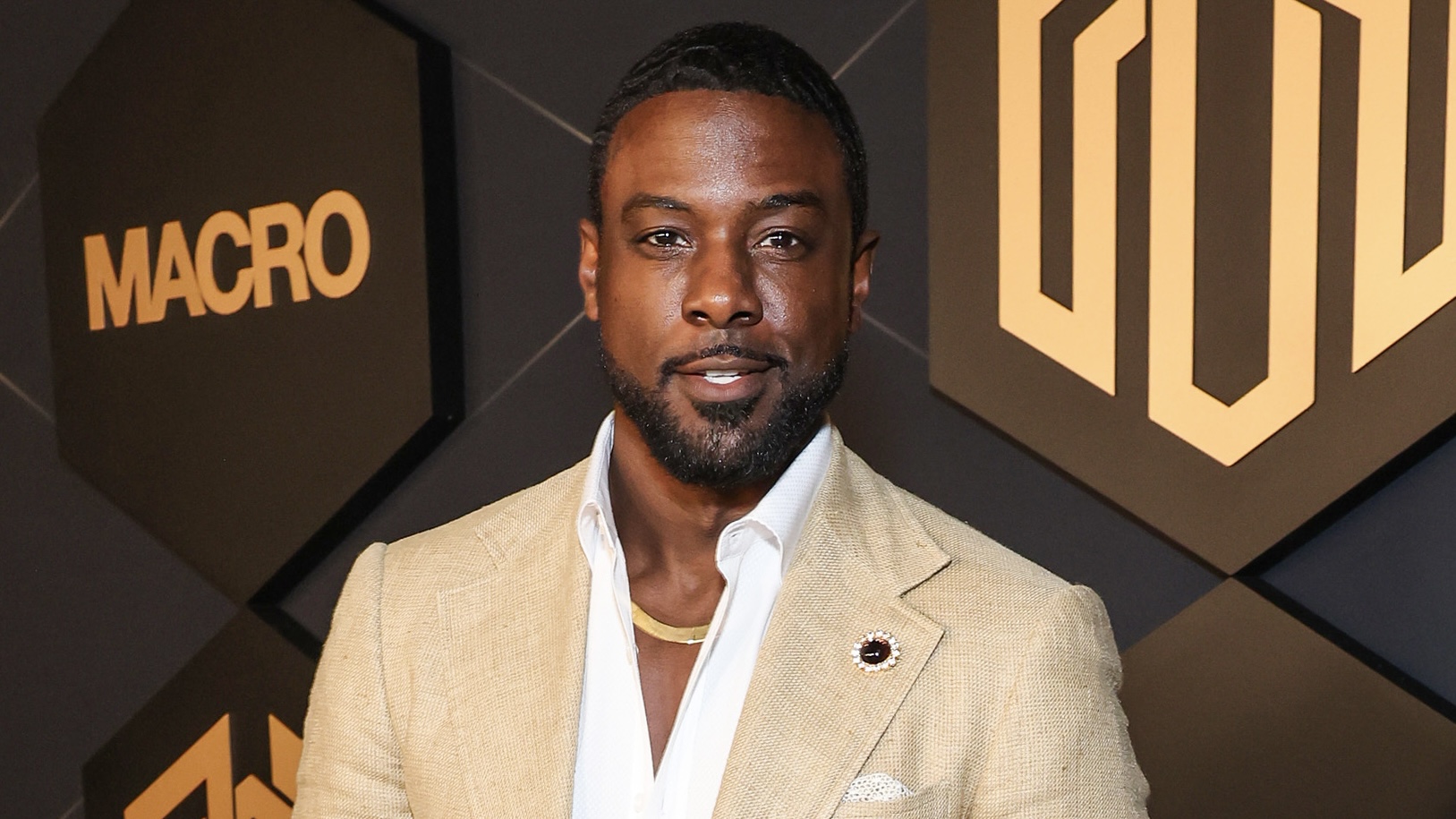 Lance Gross cincelado en vacaciones en Santa Lucía Sparks Reacciones