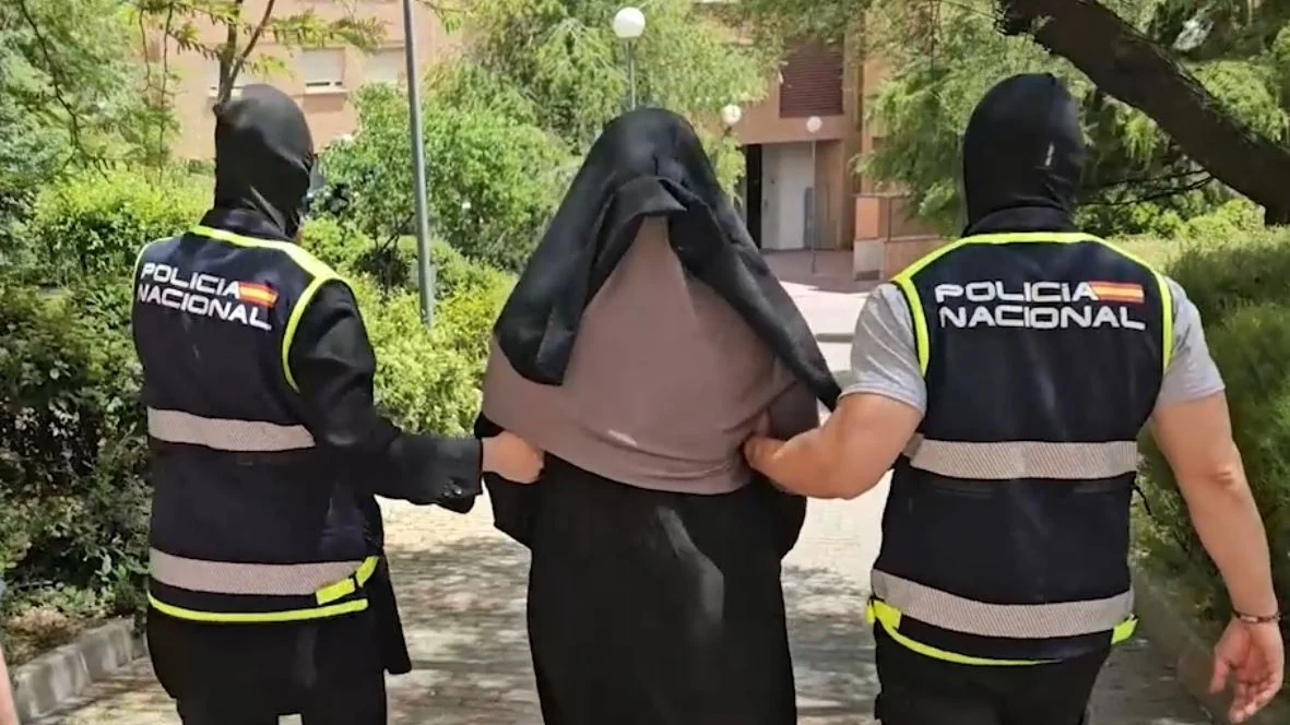 Dos mujeres arrestadas en Madrid por dirigir una ‘Academia Jihad que entrenó a las mujeres en los caminos del Estado Islámico’
