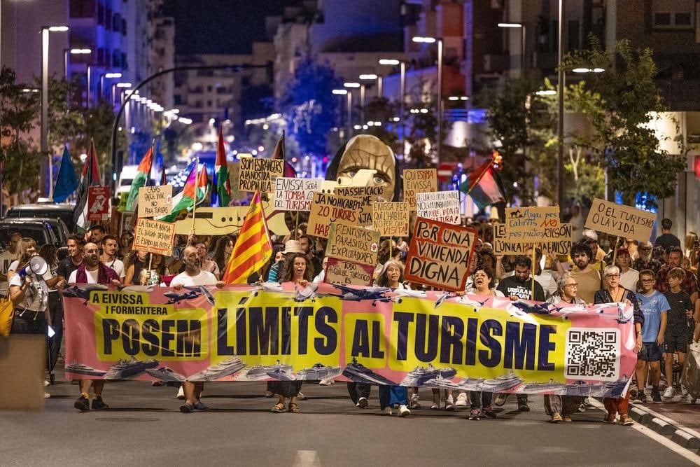 Los puntos de acceso turístico español se preparan para la ‘movilización sin precedentes’ de los manifestantes este verano