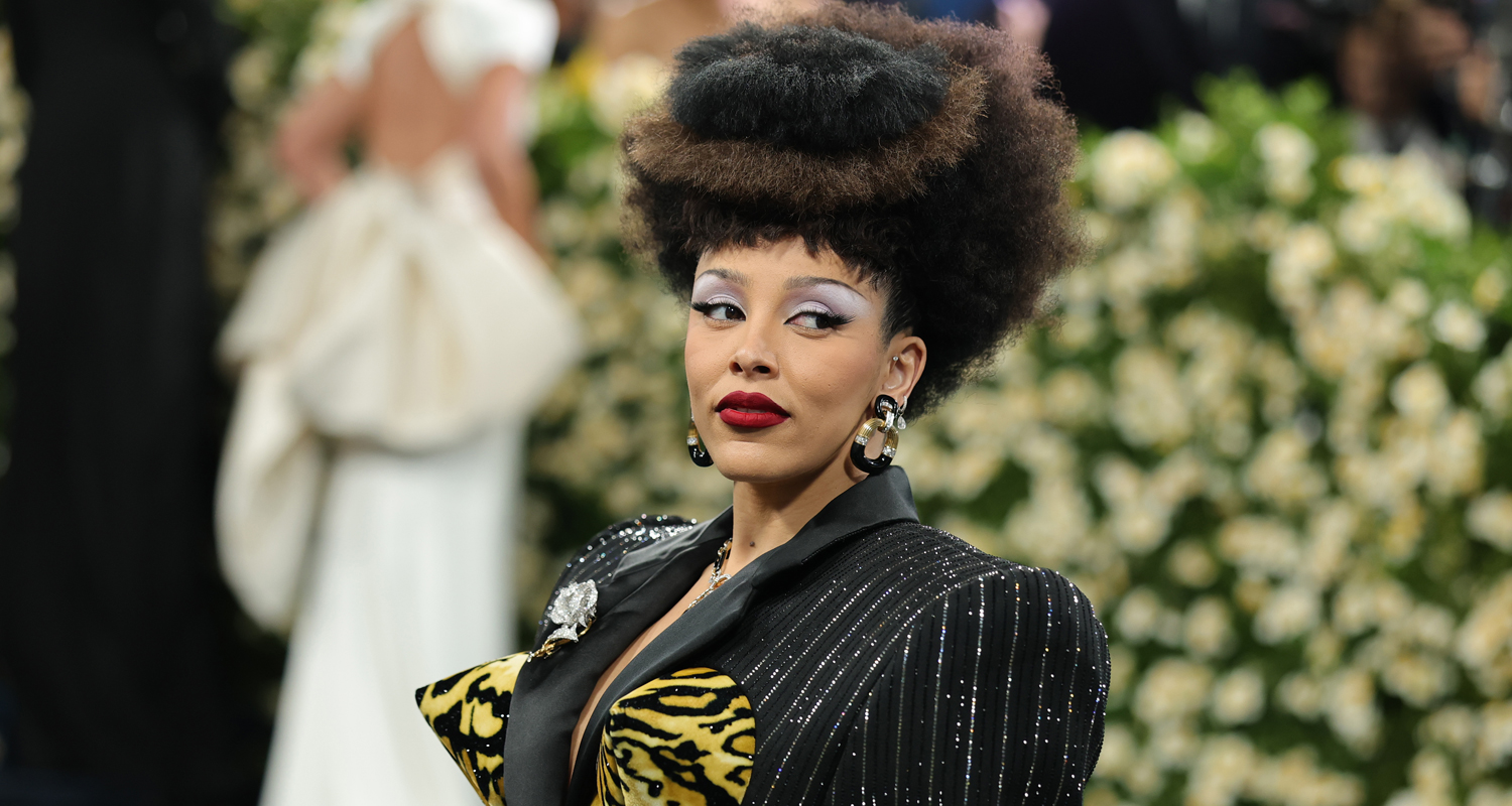 Doja Cat Rocks ‘los 80s de los años 80 para Met Gala 2025
