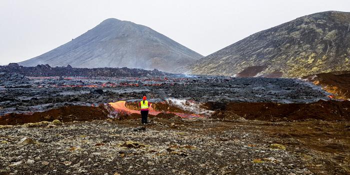 Islandia usa tierra para mantener a las ciudades a salvo de lava volcánica