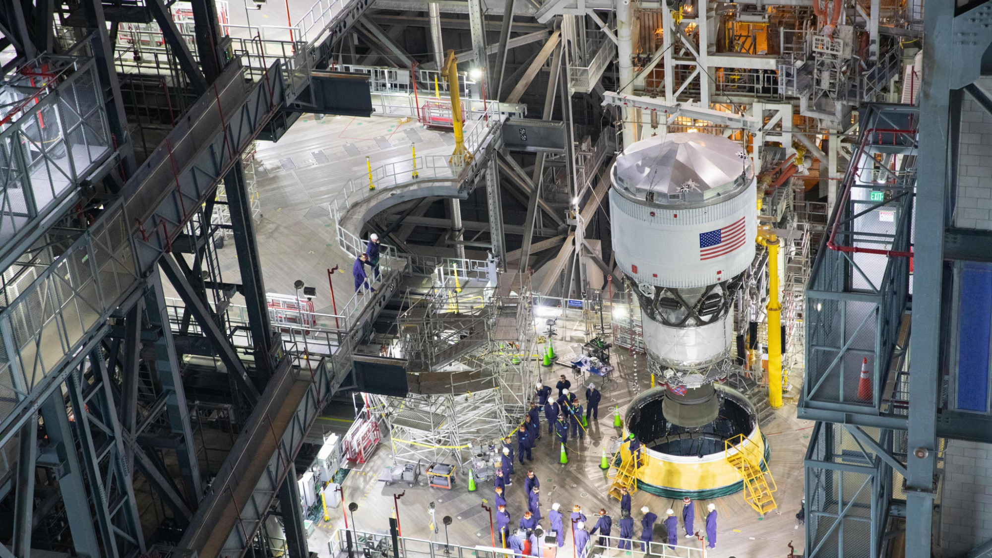 El cohete Artemis 2 Moon de la NASA obtiene la segunda etapa incluso cuando Trump intenta desechar el Sistema de Lanzamiento del Espacio (Fotos)