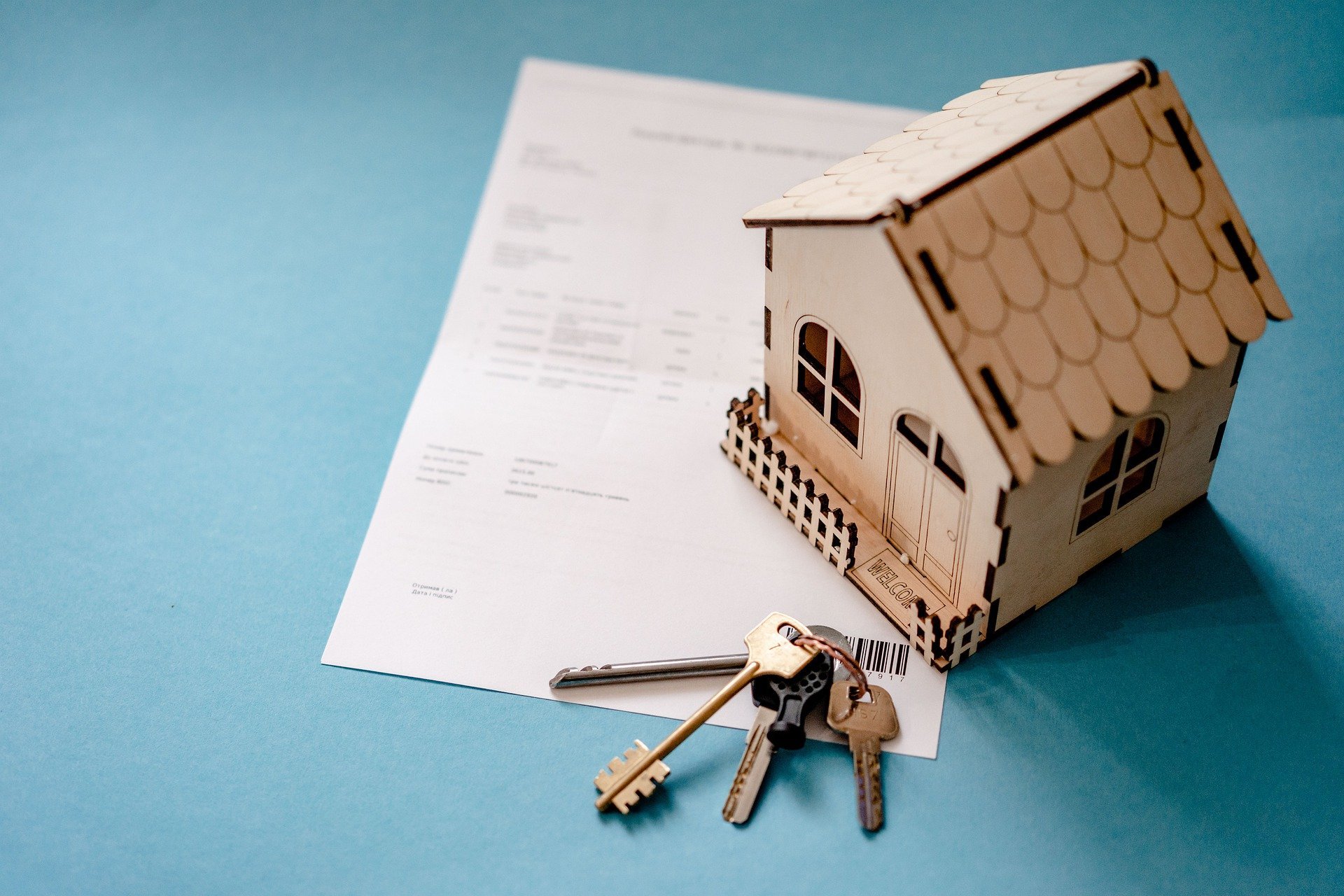 Banco de España advierte sobre una burbuja inmobiliaria con propiedades sobrevaloradas hasta en un 8,5%