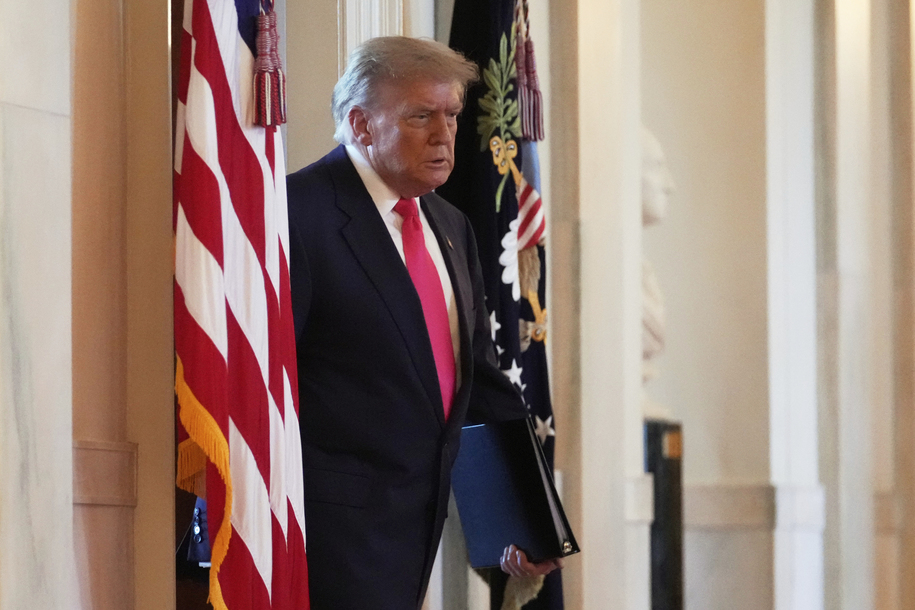 El “billete grande y hermoso” de Trump se trata otro golpe