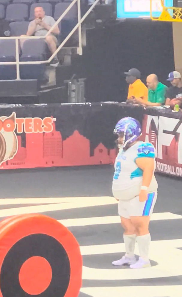 Conoce al pateador de la liga de la Arena de 270 libras tomando Internet por asalto