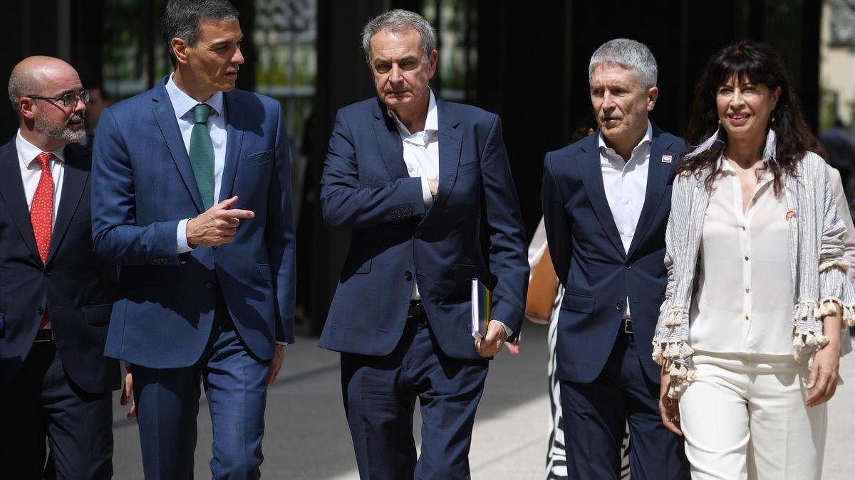 Crisis en el PSOE | Zapatero se Moviliza al Rescate de Sánchez Para Cohesionar A Las Bases Antes del Federal: “Hay que tener Visión Estratégica”