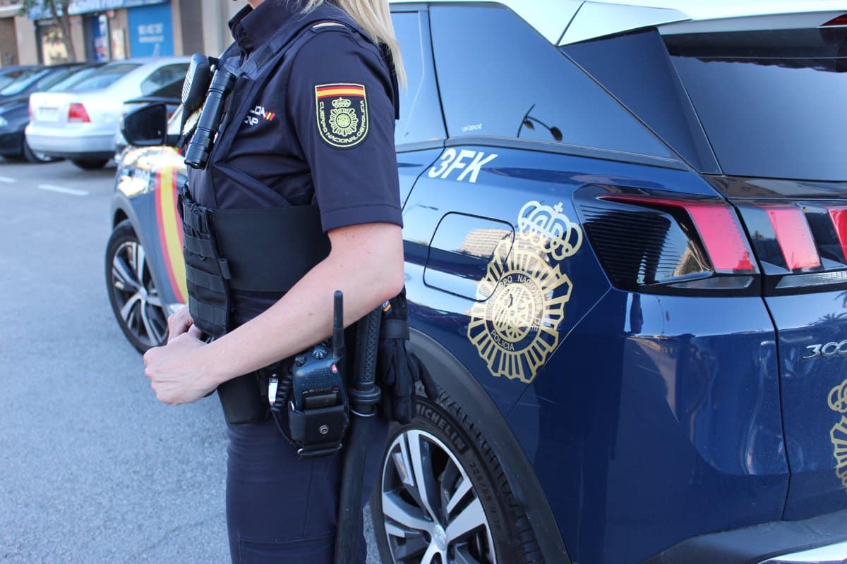 La carrera de 15 horas del asesino en Europa después de la ejecución de las pandillas de dos escoceses por parte de la pandilla rival