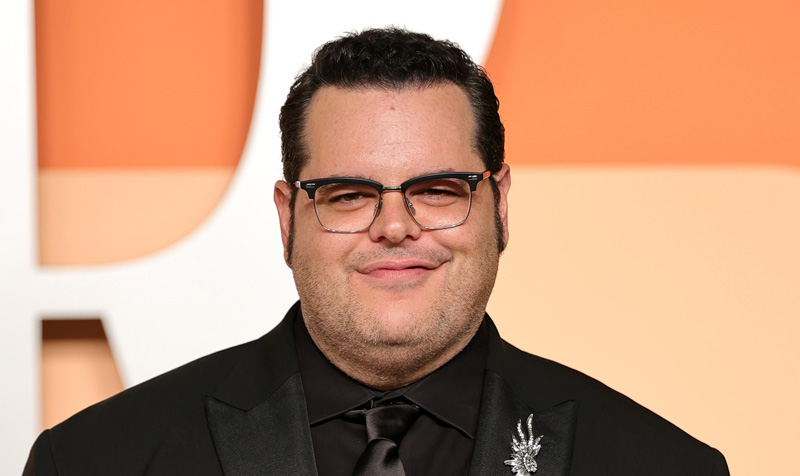 Josh Gad detalla el momento ‘aterrador’ en el escenario en el evento de Iowa, dice que fue ‘pisoteado en numerosas ocasiones’ Josh Gad detalla el momento ‘aterrador’ en el escenario en el evento de Iowa, dice que fue ‘pisoteado en numerosas ocasiones’