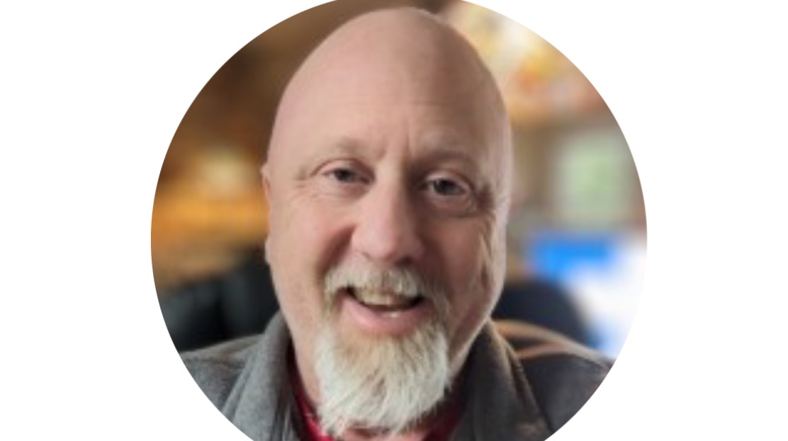 Justo en: ex teniente de la Guardia Costera y francotirador que se identifica como Antifa arrestado por amenazar con matar a Trump | El experto de la puerta de entrada