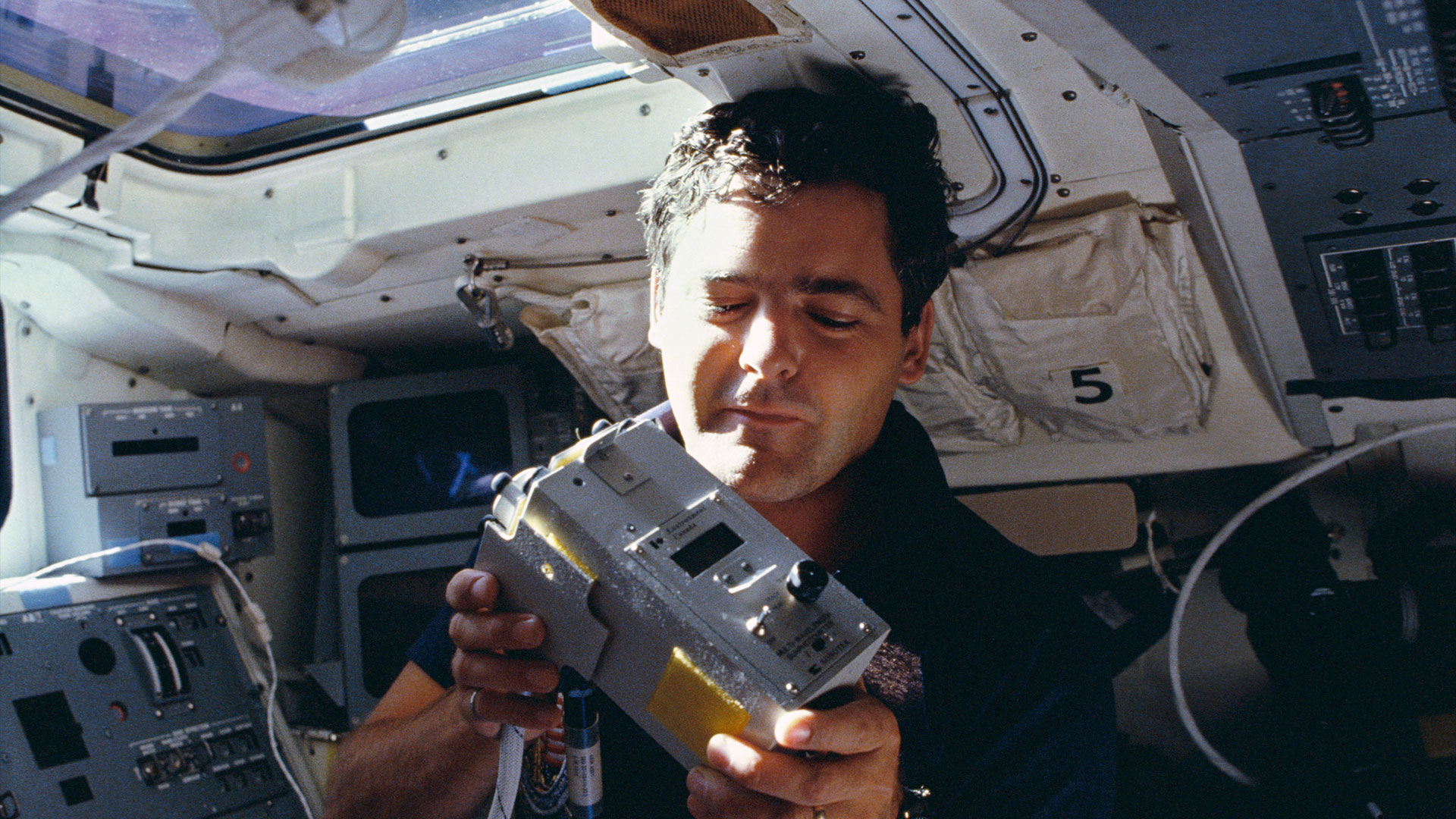 Marc Garneau, primer astronauta canadiense para volar al espacio, muere a los 76 años