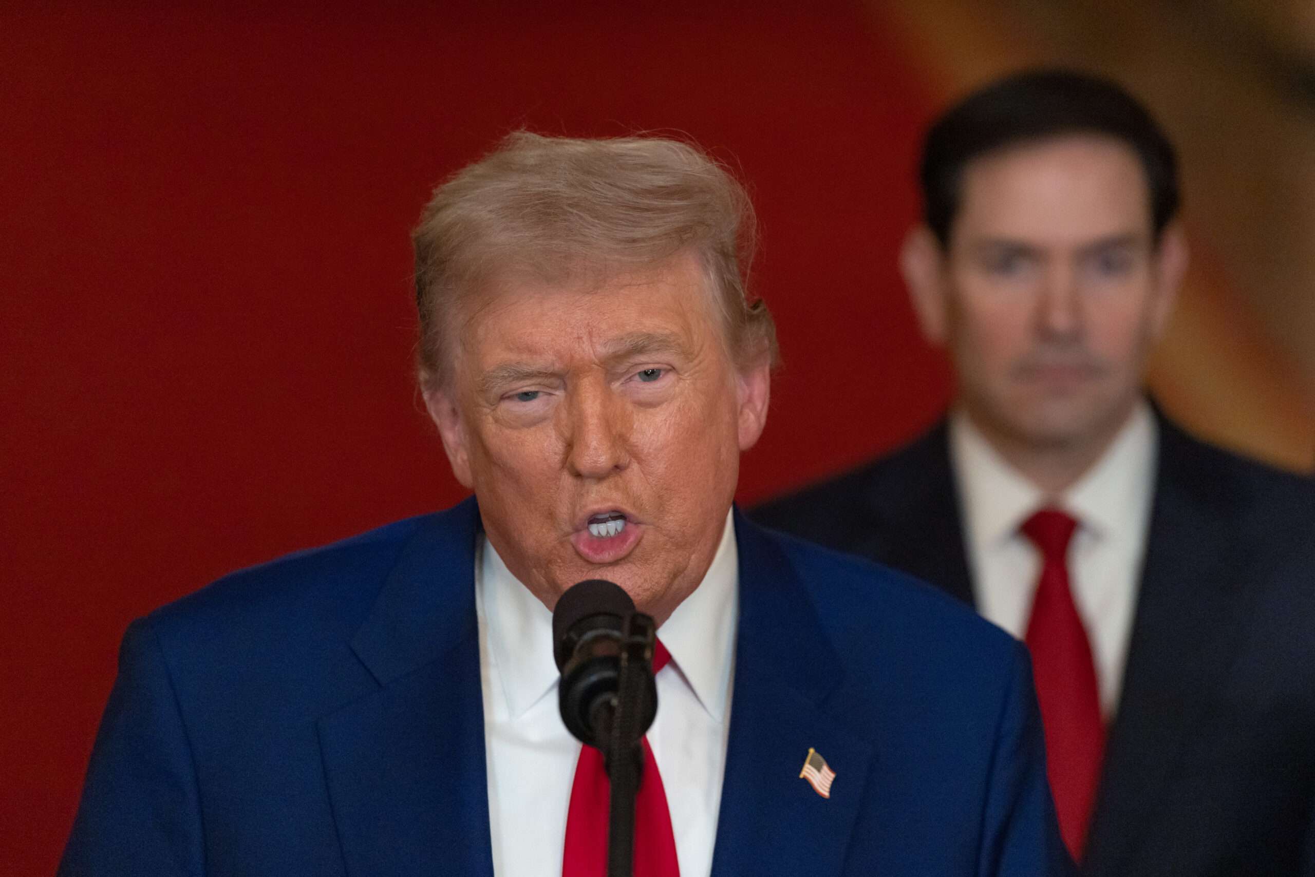 El ataque militar de Trump a Irán claramente viola la Ley de poderes de guerra