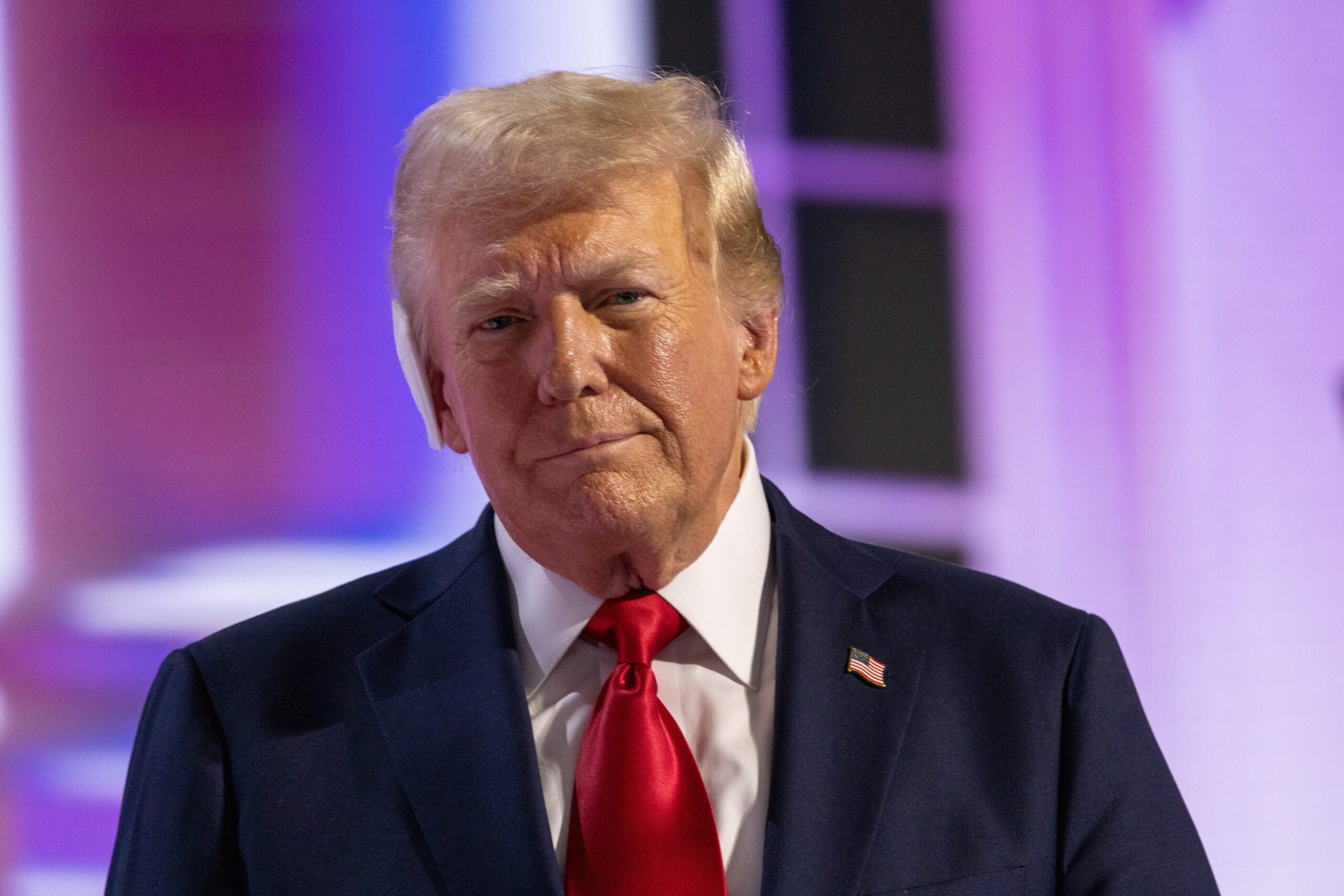 Nombres de bases militares que cambian al original, Trump le dice a la multitud del ejército Nombres de bases militares que cambian al original, Trump le dice a la multitud del ejército