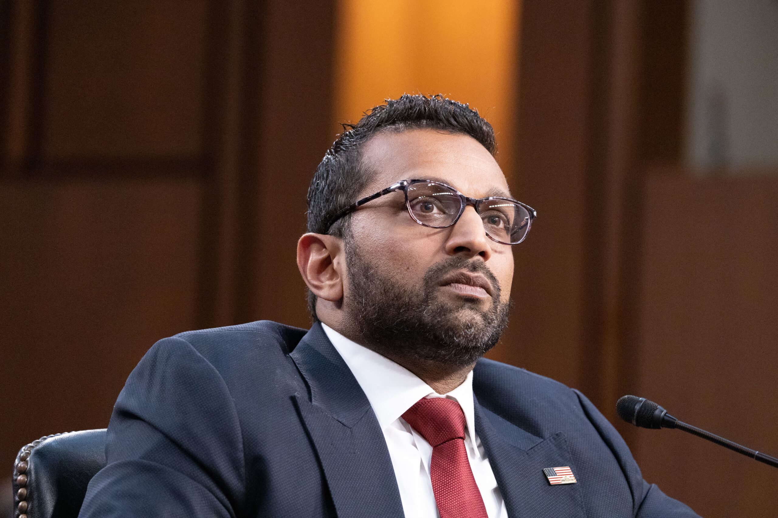 El FBI investiga el sendero de dinero detrás de los disturbios de Los Ángeles, dice Patel