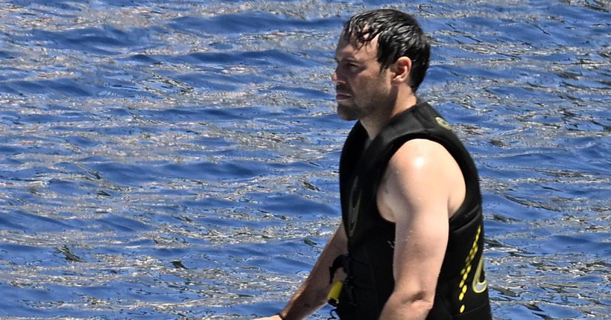 Scooter Braun y Tony González se relajan a bordo del yate repleto de estrellas en Mallorca