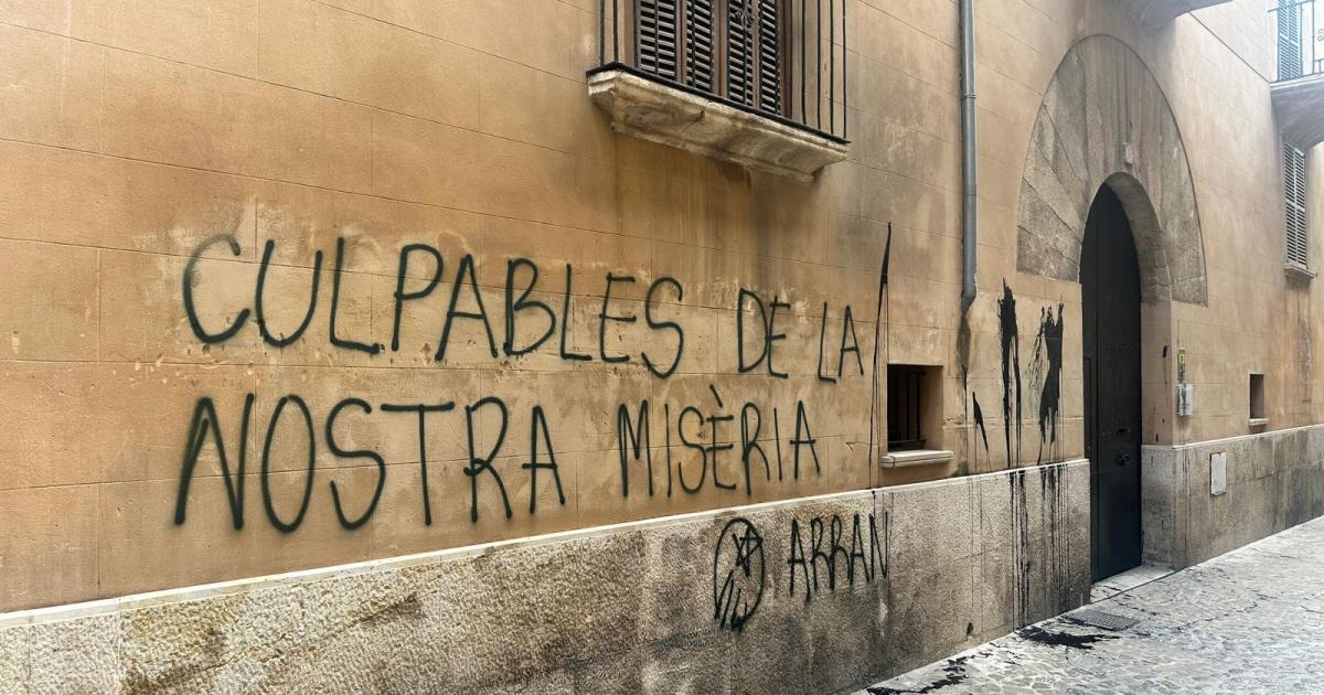 Mallorca Anti-Tourism Vandals Attack Ministry for Tourism en Palma