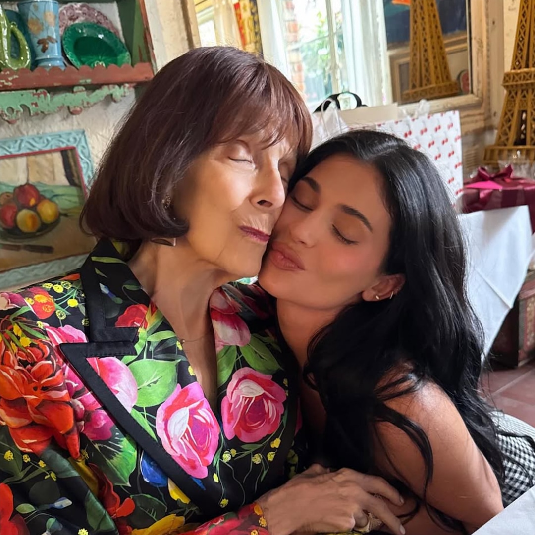 La abuela de Kardashians MJ celebra el 91 cumpleaños