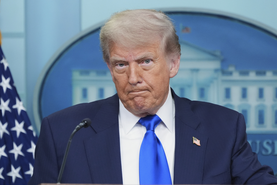 Trump tiene archivos Epstein en el cerebro cuando Presser se apaga de los rieles