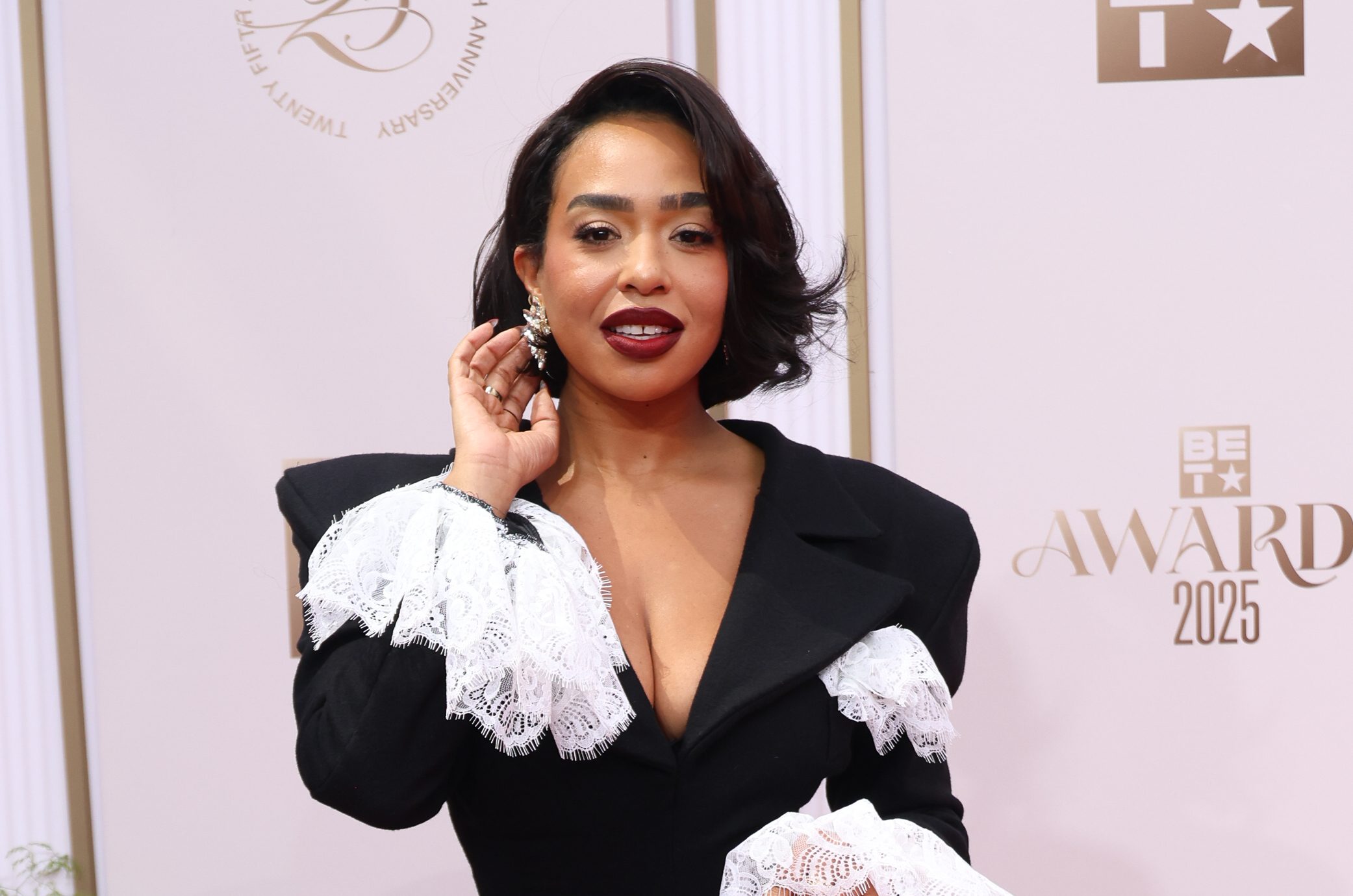 B Simone responde a los rumores de Break después de un comentario viral de H&M