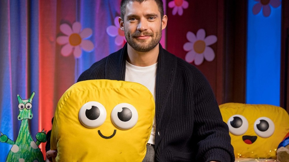 La estrella de ‘Superman’ David Corenswet lee CBeebies Bedtime Story