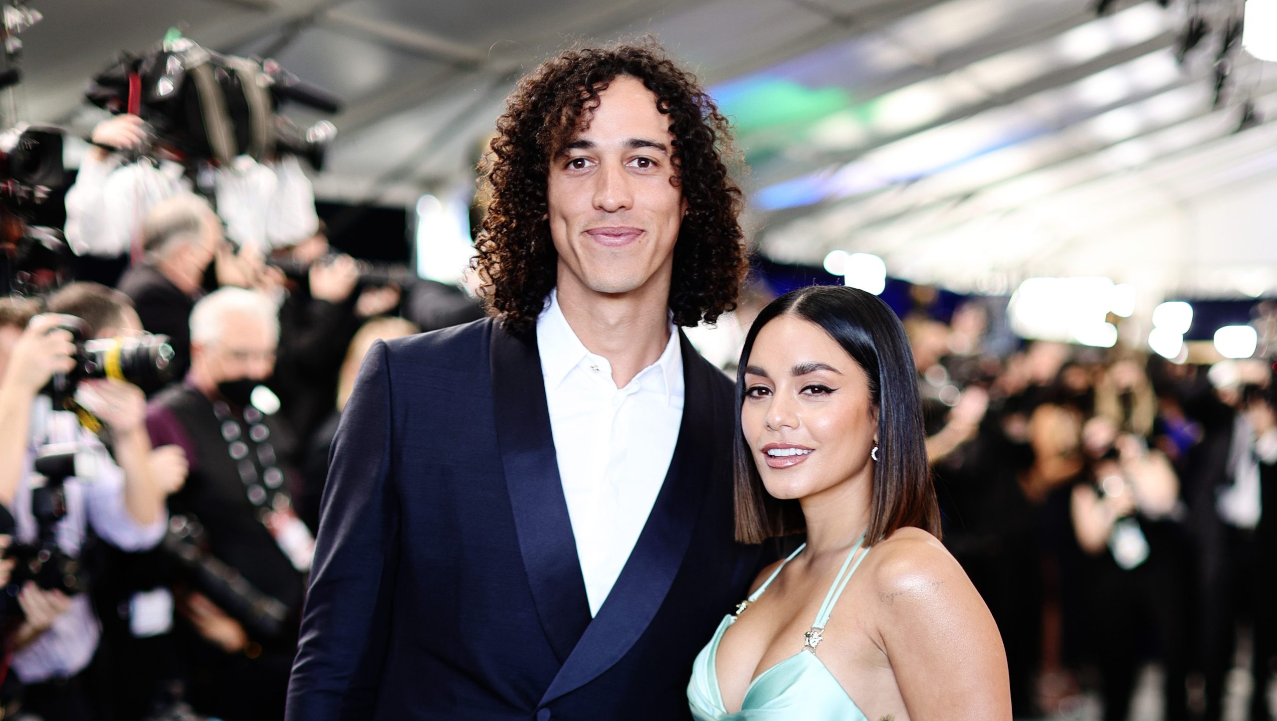 Vanessa Hudgens & Cole Tucker’s Relation Timeline – Hollywood Life