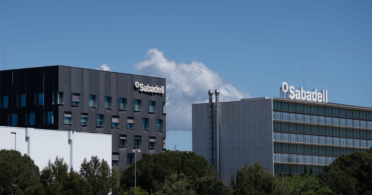 Eu trastornos sobre la intromisión del gobierno en español, fusiones bancarias italianas – Político