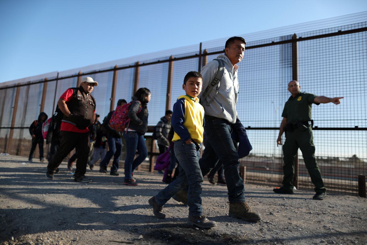 España sube a Alemania para convertirse en el destino de asilo número uno de la UE