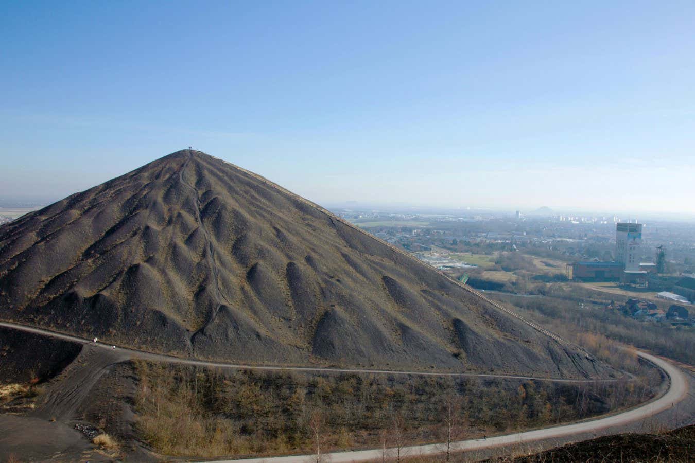Hemos descubierto que se está formando un nuevo tipo de roca a partir de viejos montones de escoria