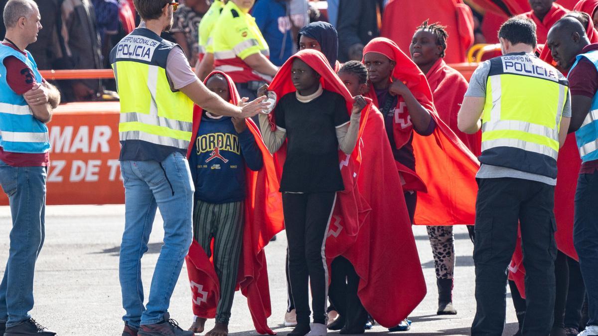 Menores migrantes no acompañados | EL ESTUDIARIA CONSTITUCTAL EL RECURSO DE OTROS SEIS GOBIERNOS AUTONOMICOS CONTRA EL REPARTO DE MENORES MIGRANTES