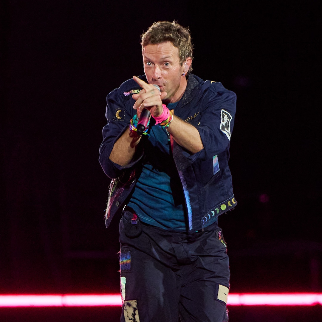 Chris Martin bromea sobre el asunto