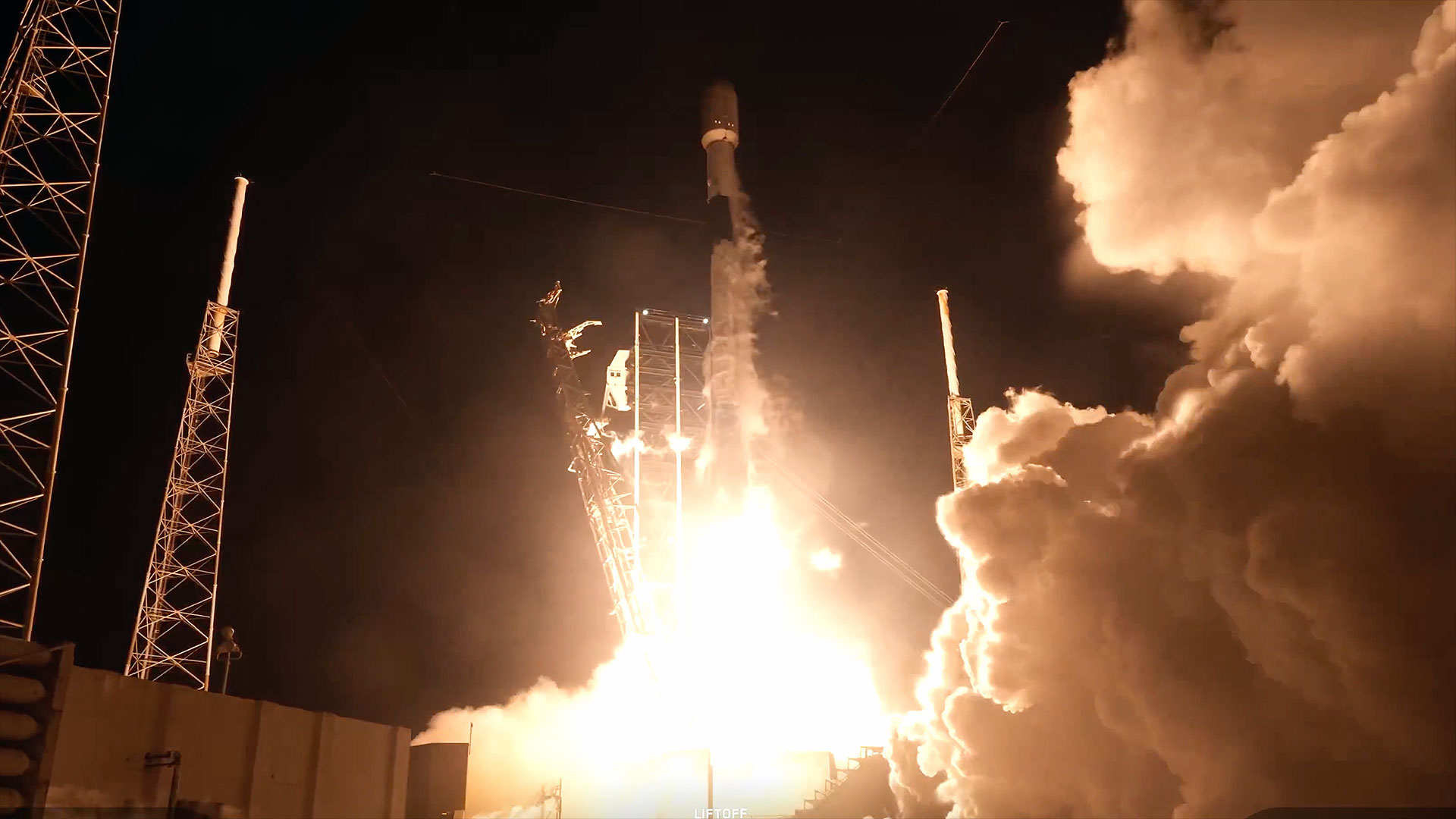 SpaceX lanza 28 satélites Starlink en un cohete Falcon 9 de Florida