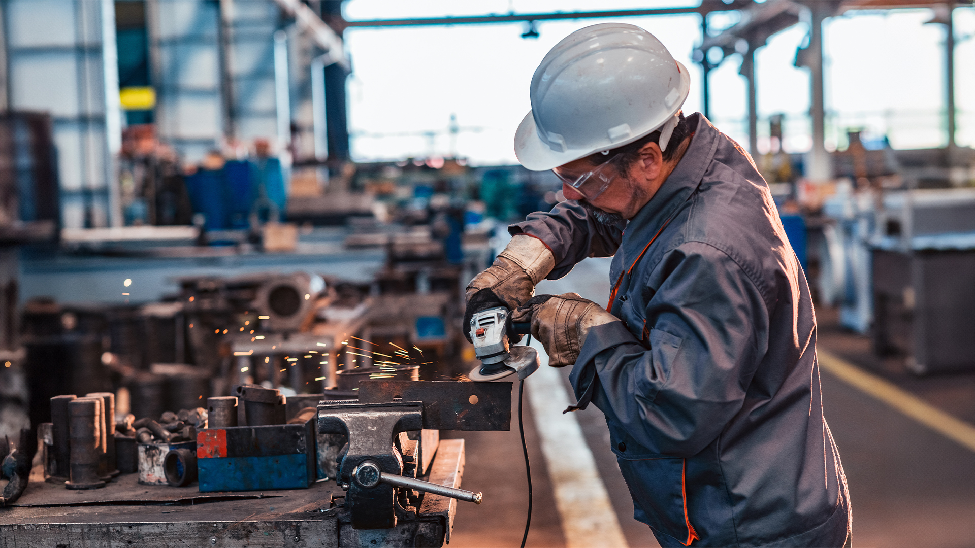 Seguridad energética en la fabricación: protegiendo su negocio de los riesgos de la cadena de suministro