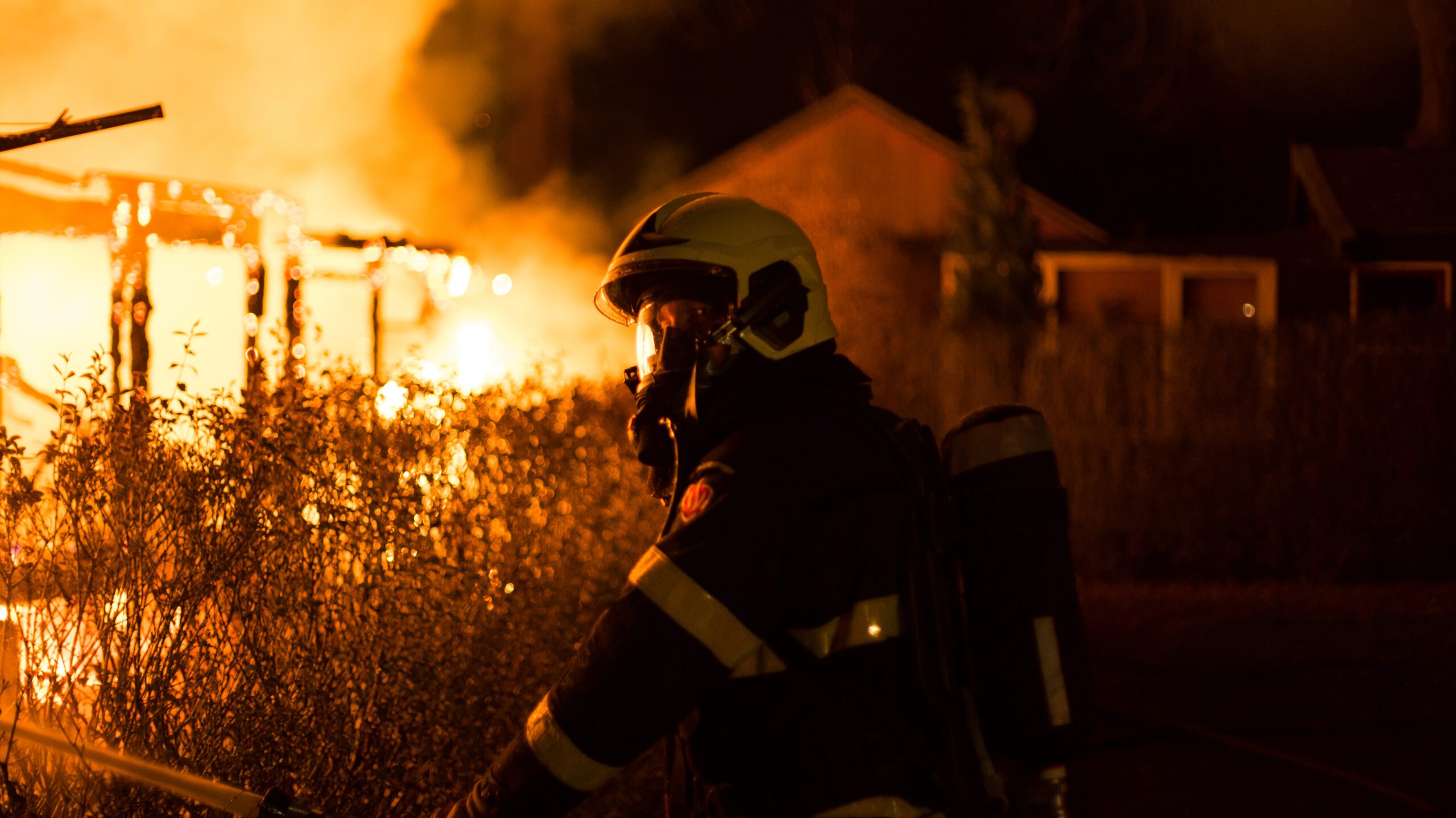 El legislador busca una investigación federal sobre cómo se gastaron $ 100 millones para las víctimas de incendios