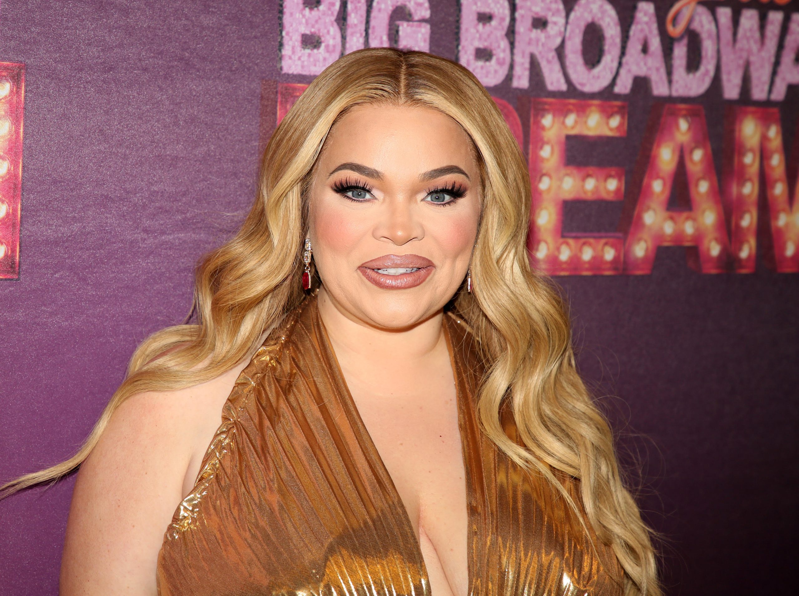 Trisha Paytas en tubos de atado después del nacimiento del bebé Aquanman