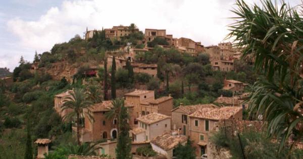 El famoso pueblo de Mallorca corta agua