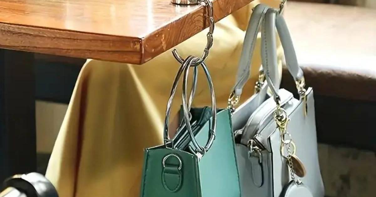 Ibiza Restaurant Sparks Outrages Cargando 12 euros por un gancho de bolsa