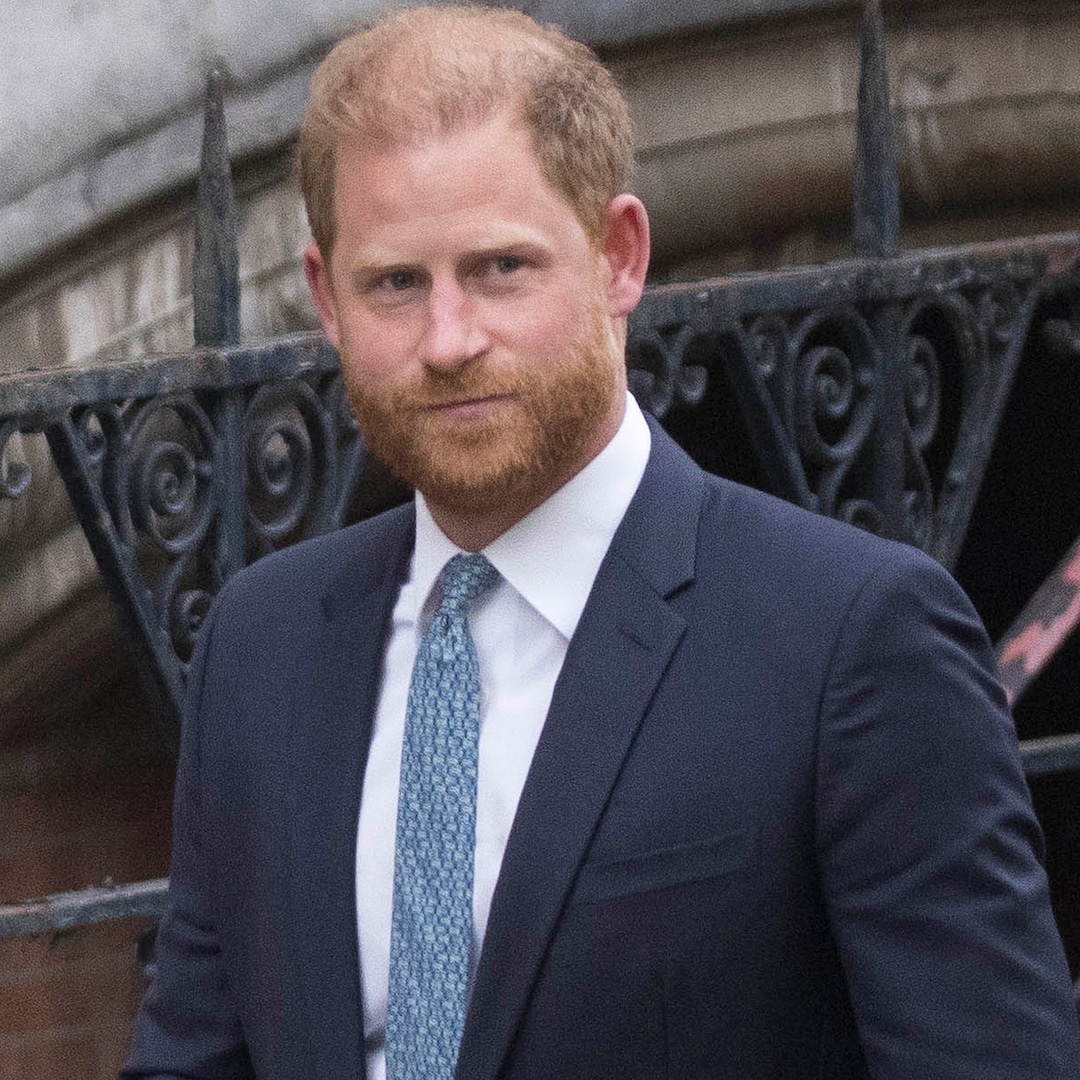 El príncipe Harry niega golpear al Príncipe Andrew