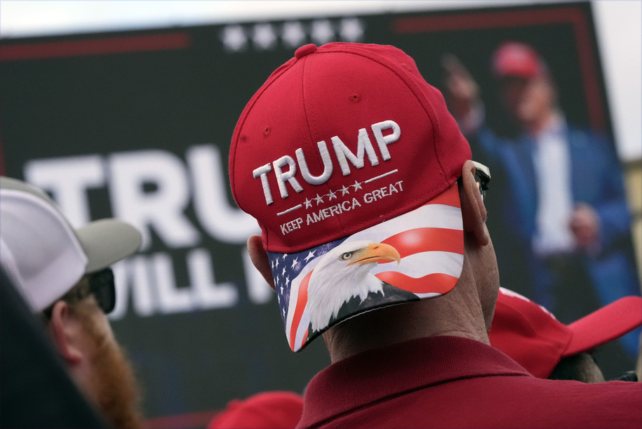 Los jóvenes están culpando a los demócratas por Trump sangrándolos secos
