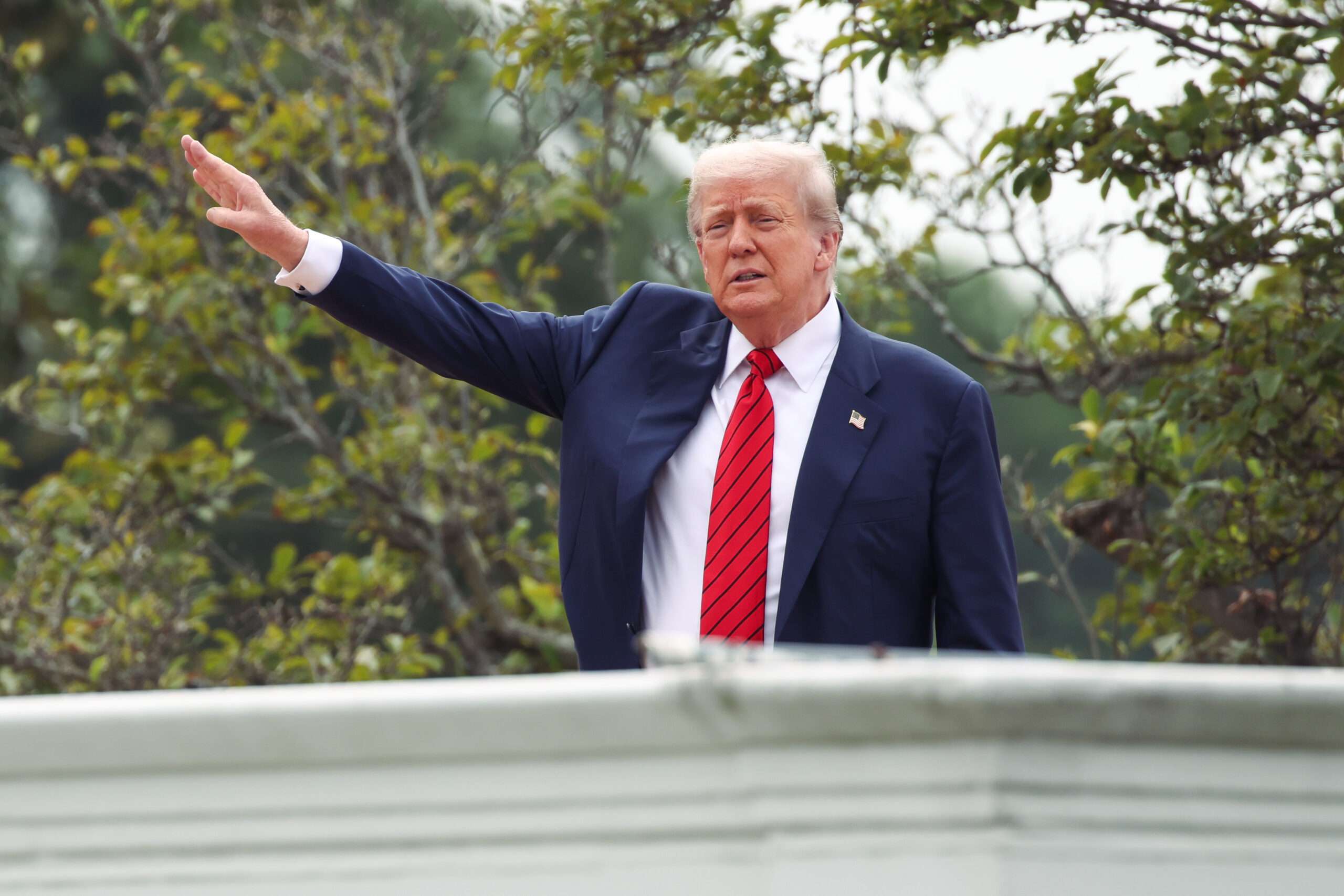 Los jueces del circuito federal cuestionan el descubrimiento de Trump de grandes poderes arancelos