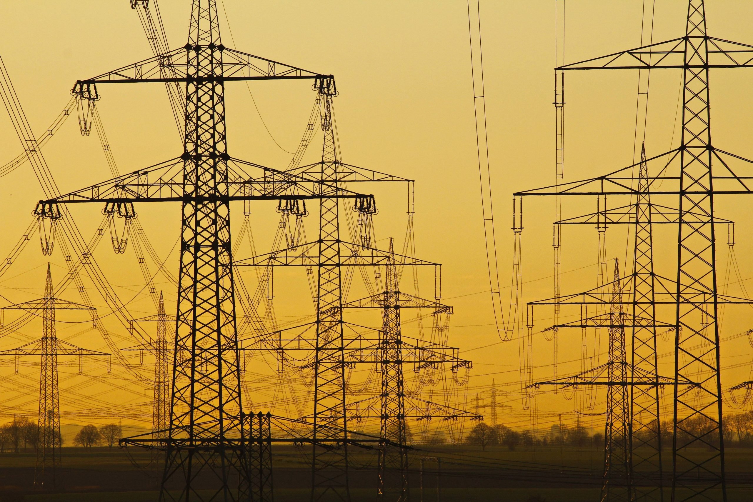Las facturas de electricidad en España se elevan a su nivel más alto desde febrero