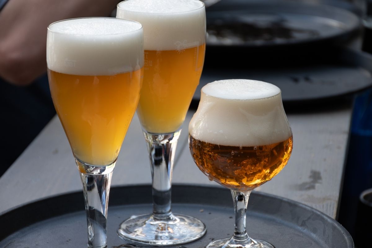Es por eso que dura la espuma en la cerveza belga, y la espuma en las cervezas no