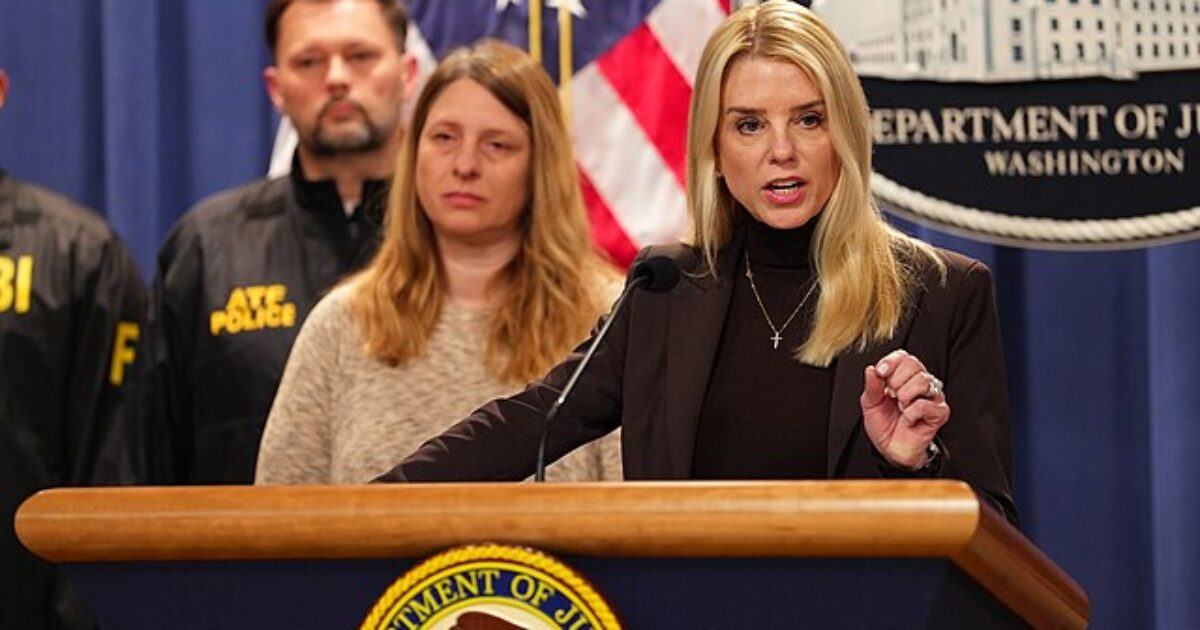 Breaking: AG Pam Bondi ordena al fiscal federal que presente pruebas al gran jurado en el engaño de colusión de Rusia | El experto de la puerta de entrada