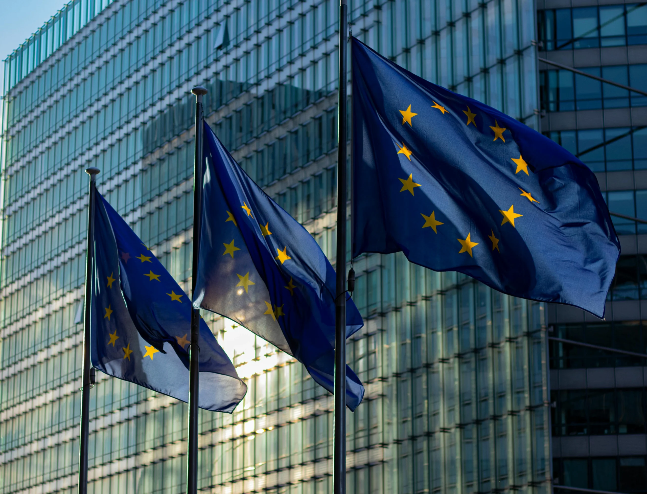 El consejo está de acuerdo en el puesto de revisión regulatoria histórica