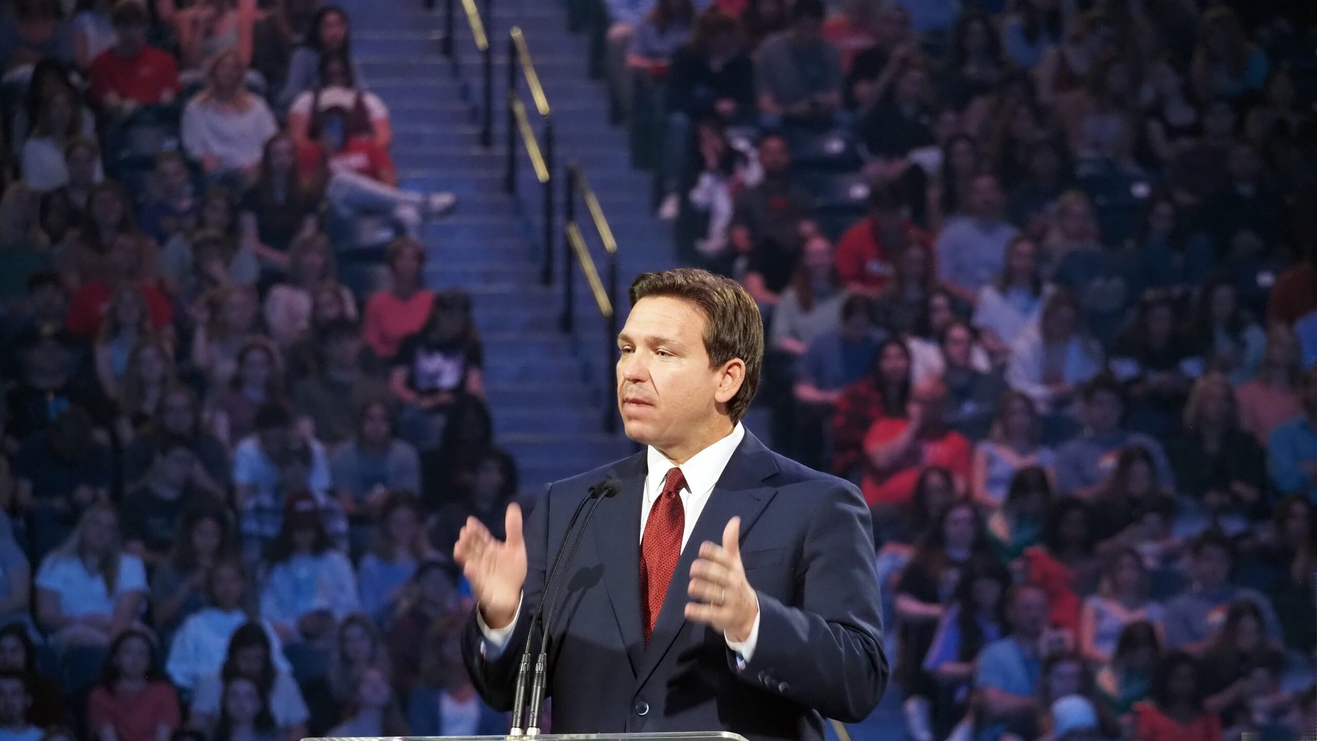 El tribunal de apelaciones de Florida defiende el mapa del Congreso de Desantis.