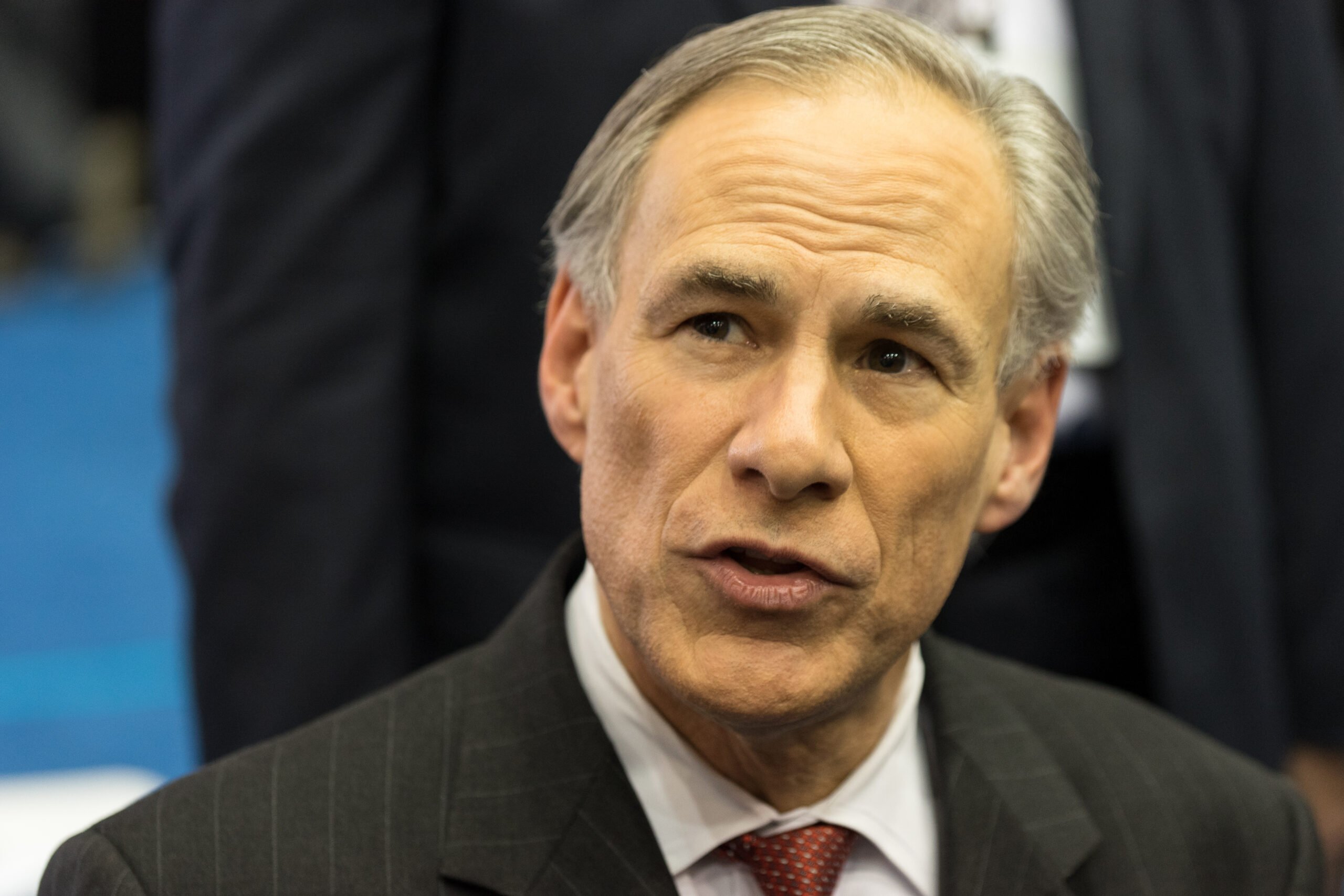 Greg Abbott se enfrentará a Beto O’Rourke en la carrera de gobernador de Texas después de las victorias primarias