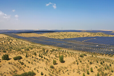 El proyecto de energía solar transforma el desierto en Energy Hub