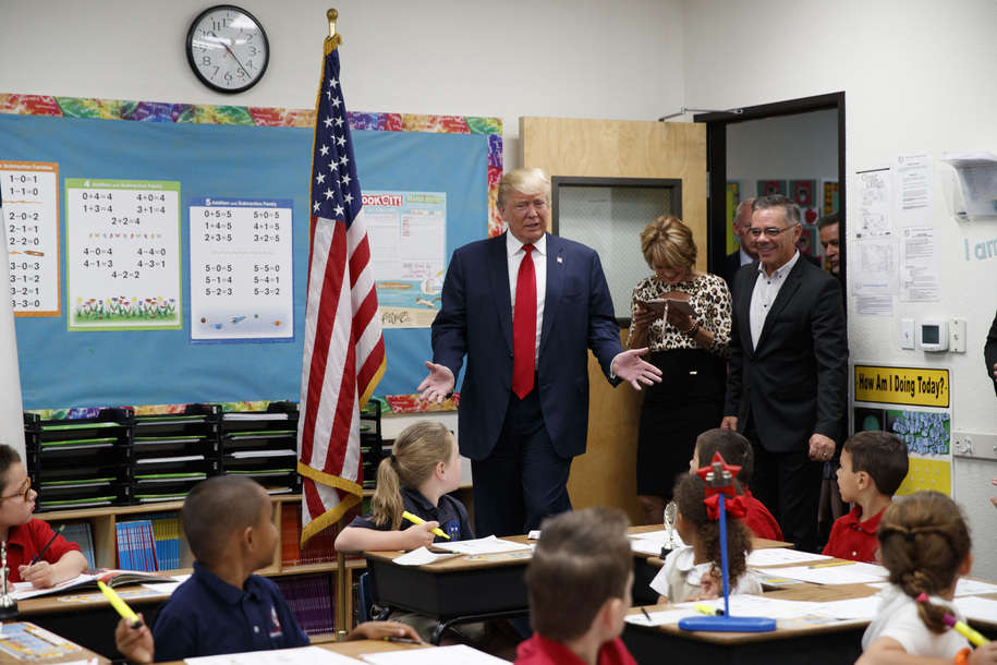 Lo que Trump quiere decir con la ‘protección total’ de la oración en las escuelas