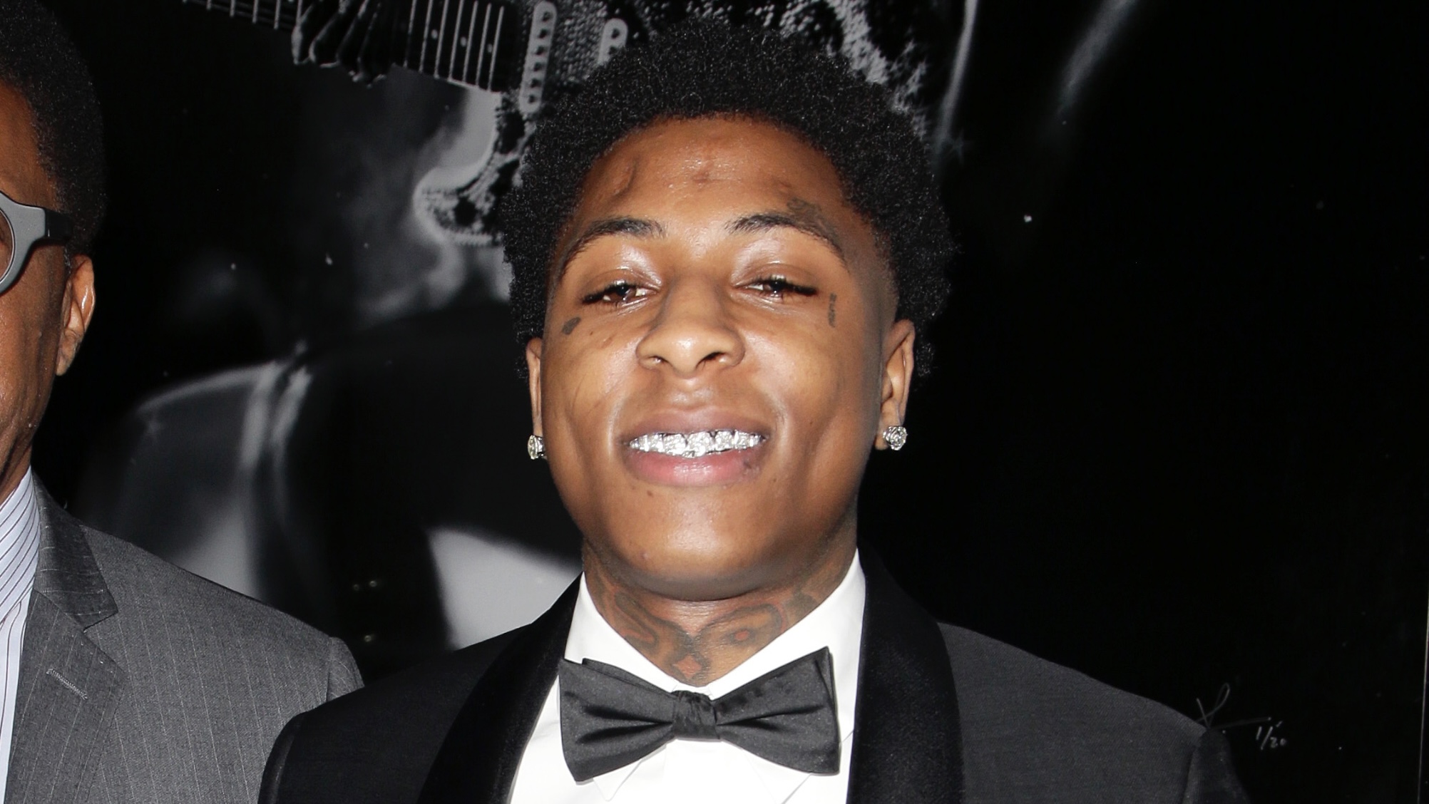 Jazlyn Mychelle se pone glamour completo para el concierto de NBA Youngboy (Vid).